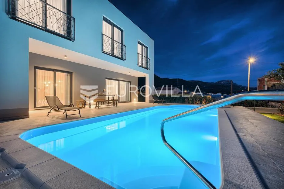 kaštel novi, novoizgrađena vila za dugoročni najam - slika 32