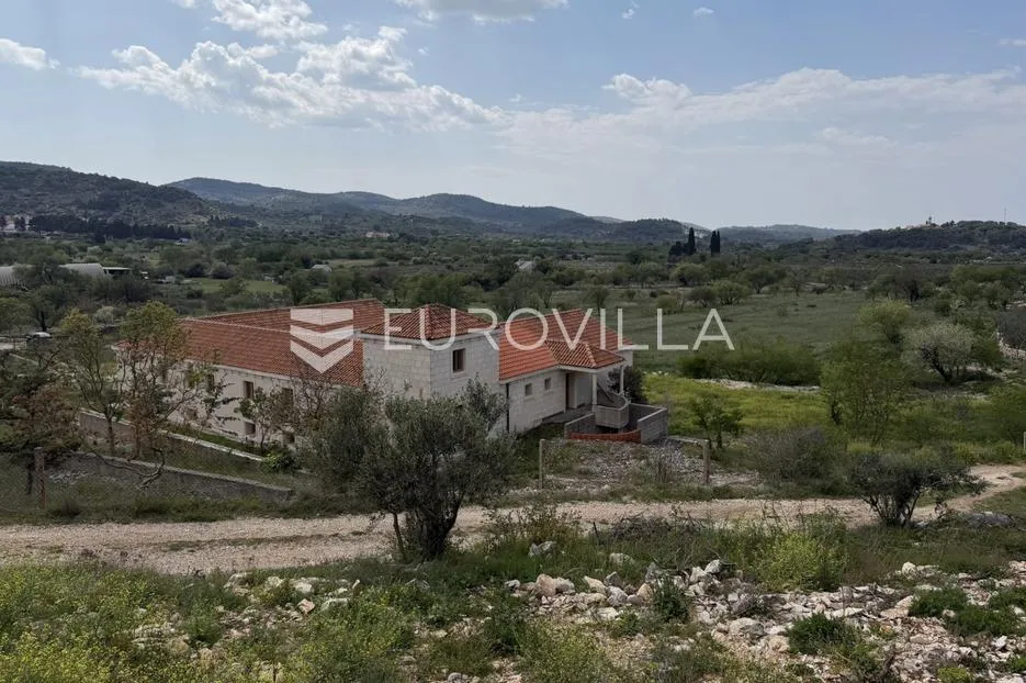 brač, nerežišća, kamena vila na prostranom imanju od 28.122 m² - slika 29