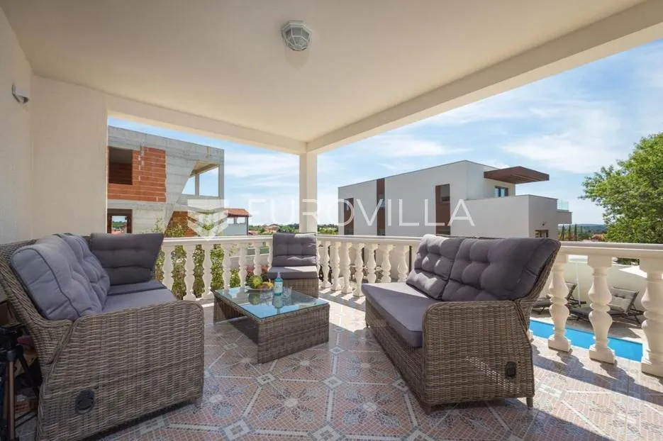 medulin, istra, luksuzna samostojeća vila 205 m² s bazenom i pogledom na more - slika 22