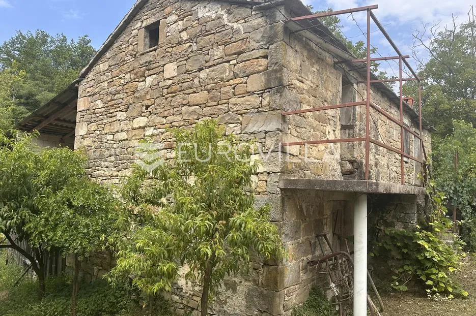 Istra, Zrenj, stara kamena kuća s građevinskim zemljištem 1190m2 - Zrenj, Oprtalj