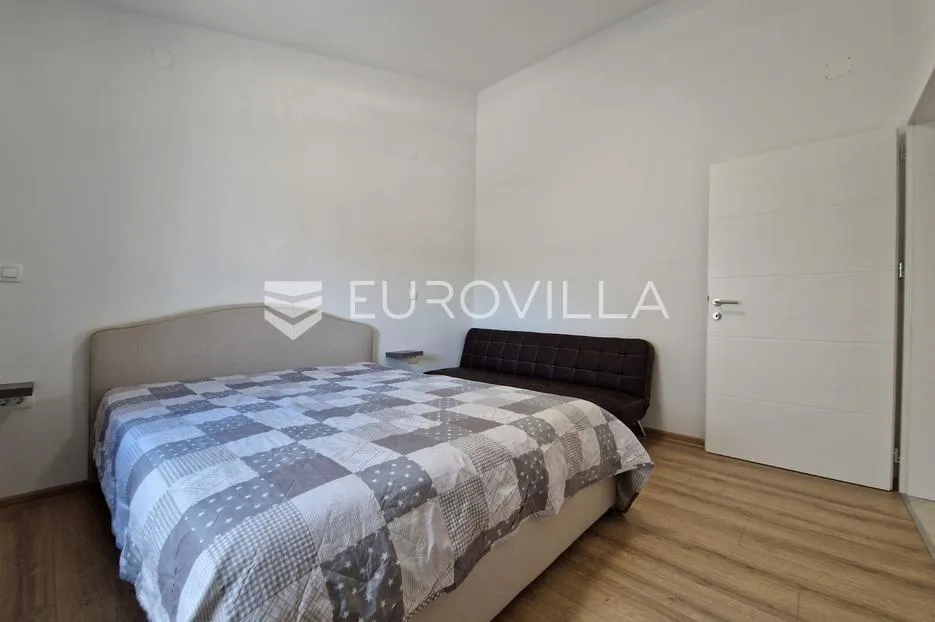 vir, moderan trosoban apartman u centru vira, 600 m od plaže - slika 23