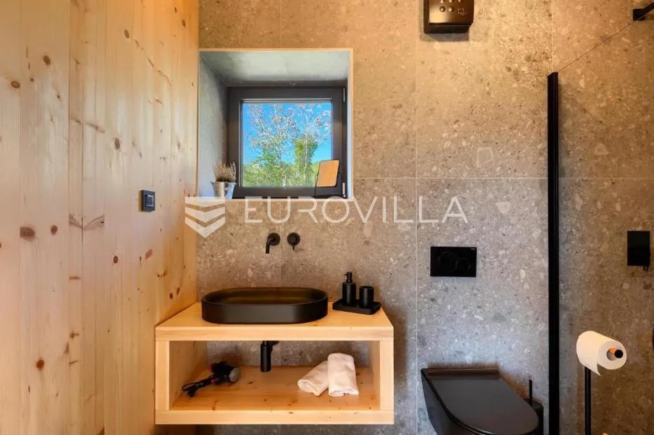 istra, motovun, luksuzna dizajnerska vila s infinity bazenom i panoramskim pogledom - slika 27