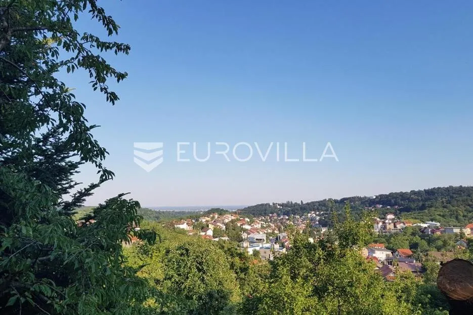 Šestine obiteljska kuća 400m2 na zemljištu 900m2 - Zagreb