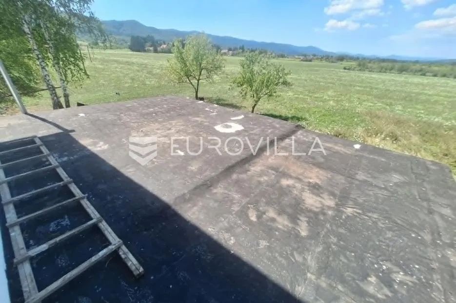 plaški, kuća 320 m², energetski obnovljena, mirna lokacija - slika 14