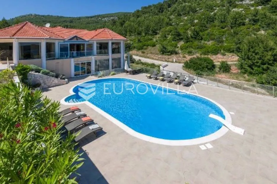 korčula, atraktivna vila prvi red do mora - slika 27