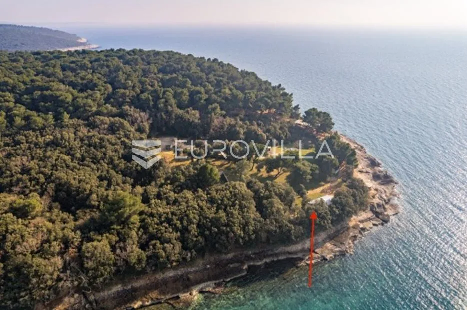 istra, banjole zemljište 2700 m2 prvi red do mora s dva legalizirana objekta 67 m2 i 24 m2 - slika 14