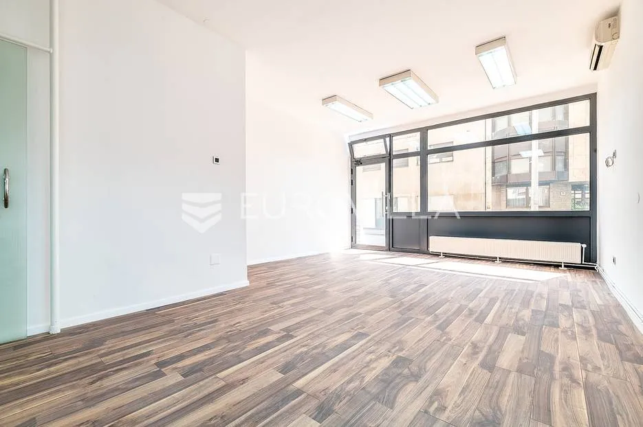 Zagreb, Medvedgradska, poslovni prostor NKP 149 m2