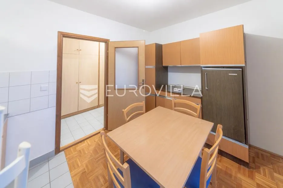 vukovar, borovo naselje, dvosoban stan s loggiom 56,38 m² i spremištem - slika 8