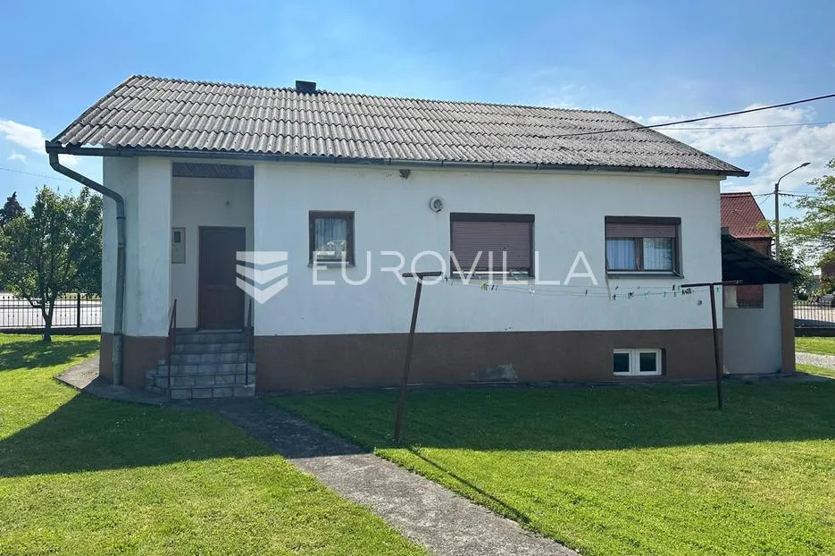 kutjevo, vetovo, dvije kuće u centru - slika 3
