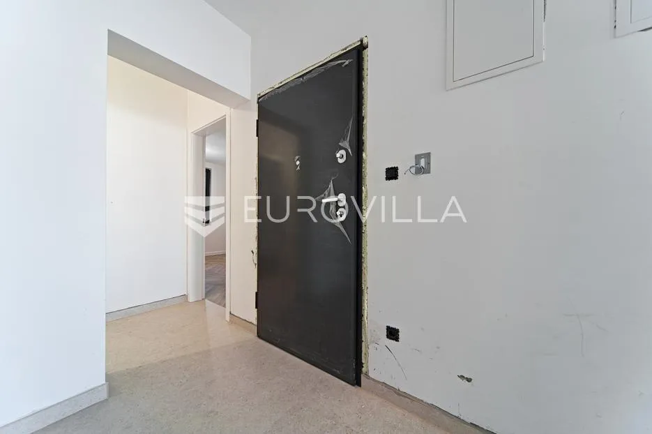 osijek, donji grad, moderan trosoban stan s dva parkirna mjesta površine 111 m² - slika 3