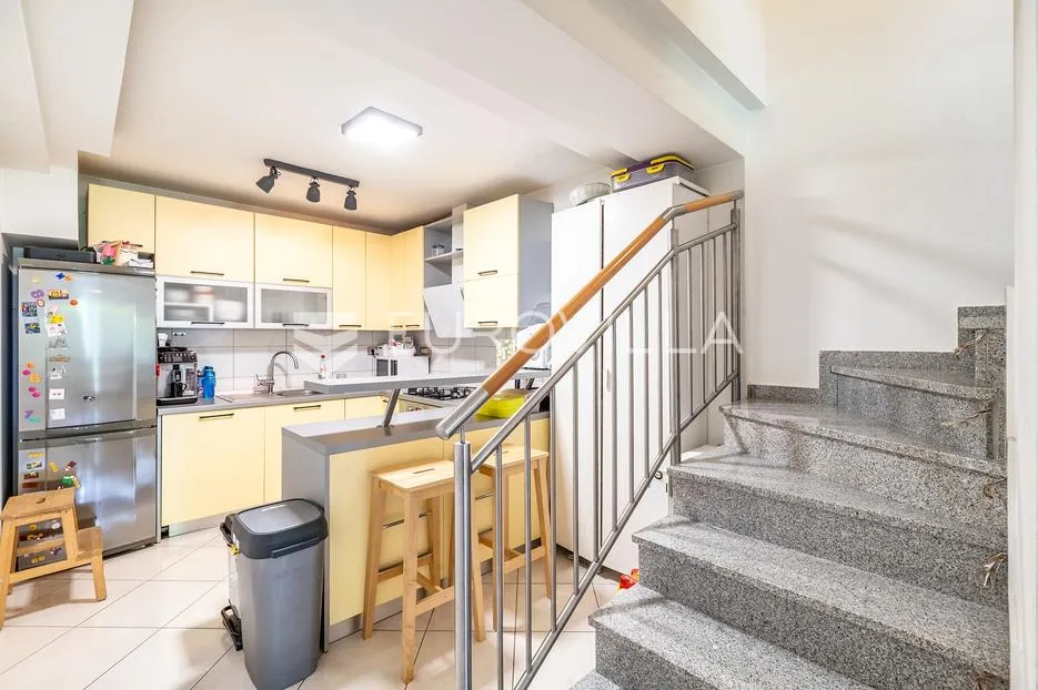 zagreb, sesvete, troetažni četverosoban stan s vrtom, 100 m² - slika 3