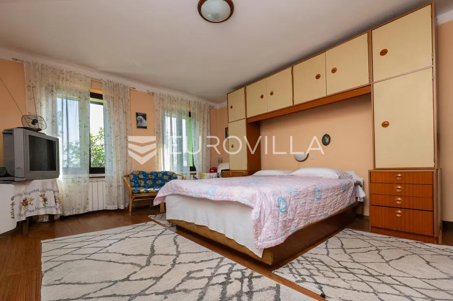 cernik, čavle, adaptirana kuća od 288 m² s 3448 m² terena - slika 26