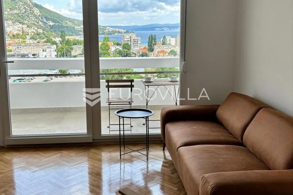 omiš, novouređen dvosoban stan s prekrasnim pogledom na more i grad - slika 15