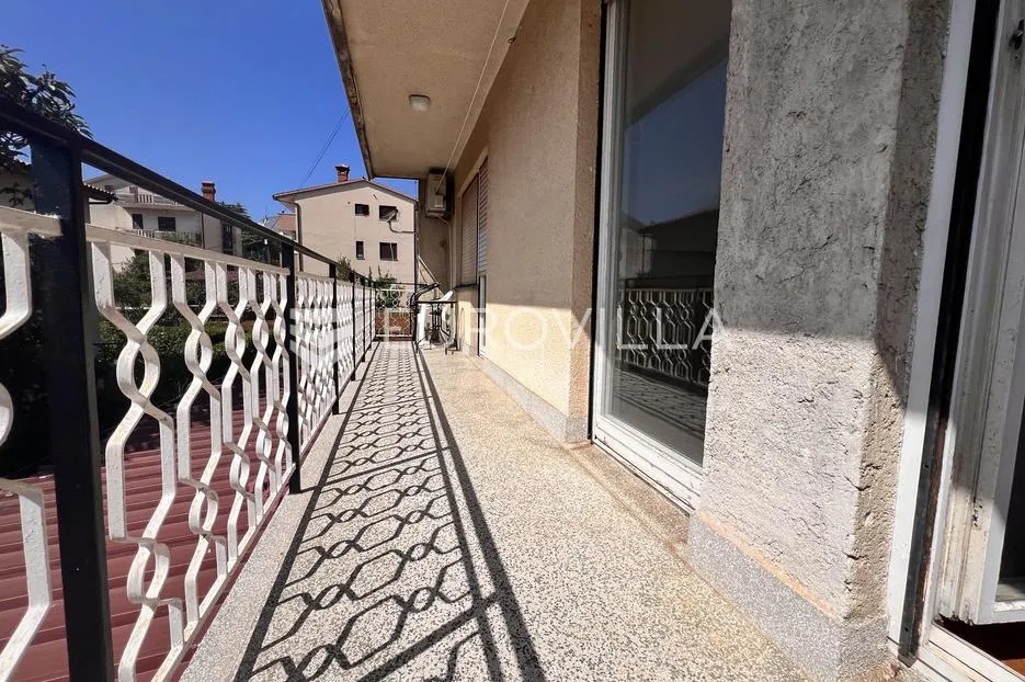 pula, nova veruda, četverosobni stan 75.50 m², 45 m² vrta - slika 2