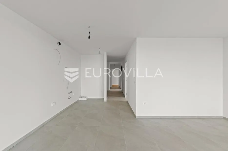 istra, novigrad, stan s 2 spavaće sobe s vrtom u prizemlju 115 m², parkirno mjesto - slika 11