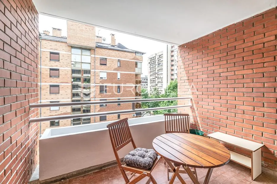 zagreb, savica, komforan trosoban stan 88 m² s pripadajućim spremištem - slika 8