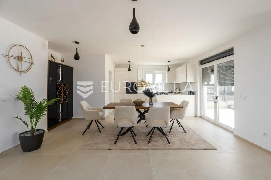 istra, tar, penthouse, tri spavaće sobe, lift, dva parkirna mjesta, novogradnja 191 m² - slika 9