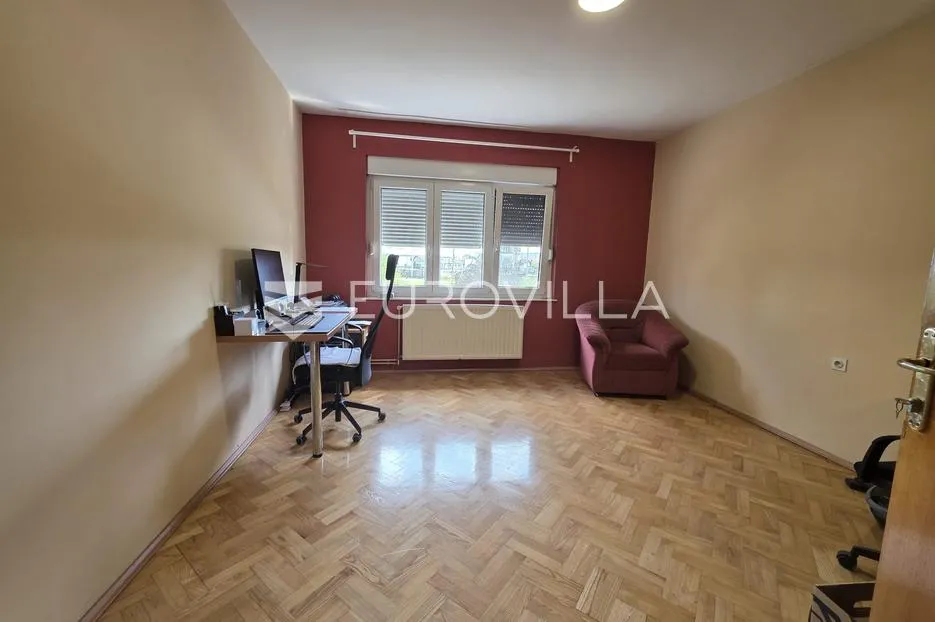 dugo selo, centar, lijepa kuća s dva stana, 200 m² - slika 7