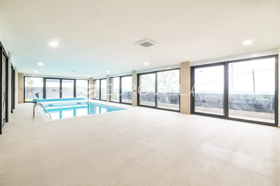 zagreb, brezovica, luksuzna vila 645 m² s unutarnjim bazenom - slika 8