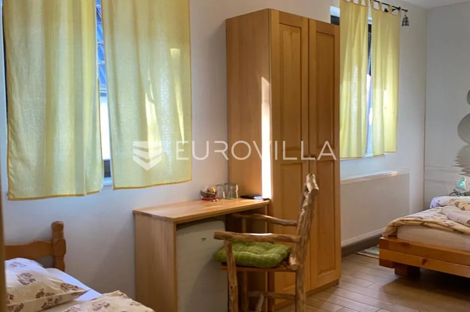plitvička jezera, korenica, dvije kuće 470 m² - slika 23