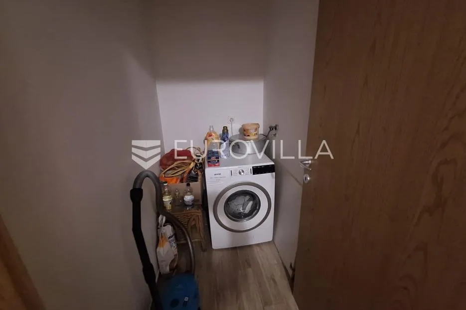 istra, medulin, trosoban stan u suteranu nkp 76 m2, novija zgrada - slika 16