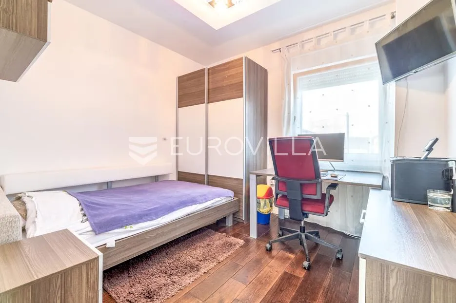 zagreb, dubrava, prekrasna kuća 250 m2, 2 garažna parkirna mjesta - slika 8