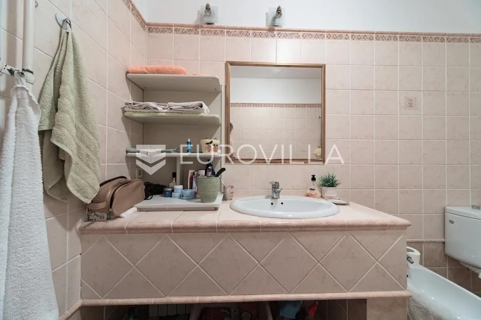 osijek, donji grad, prostrana kuća s dvorištem površine 403 m² - slika 15