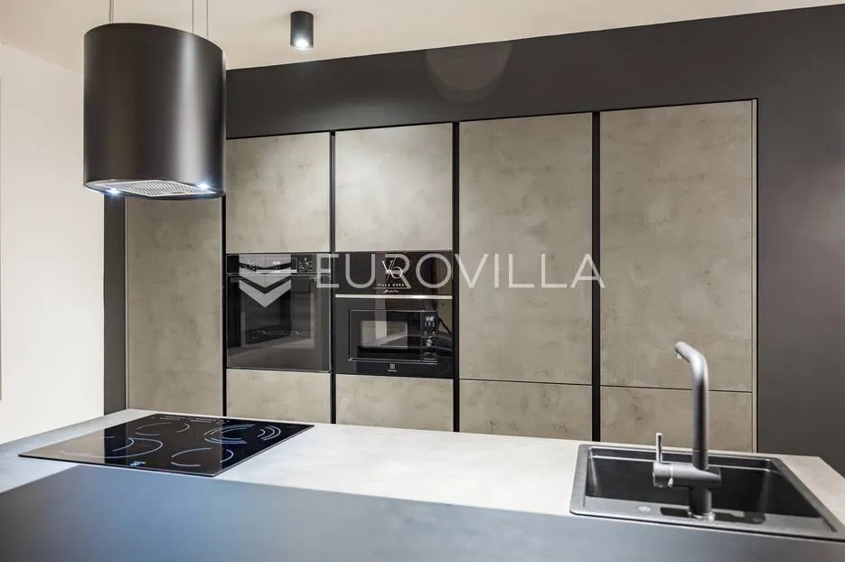 istra, medulin, prekrasna moderna dvojna vila 220 m² - slika 68