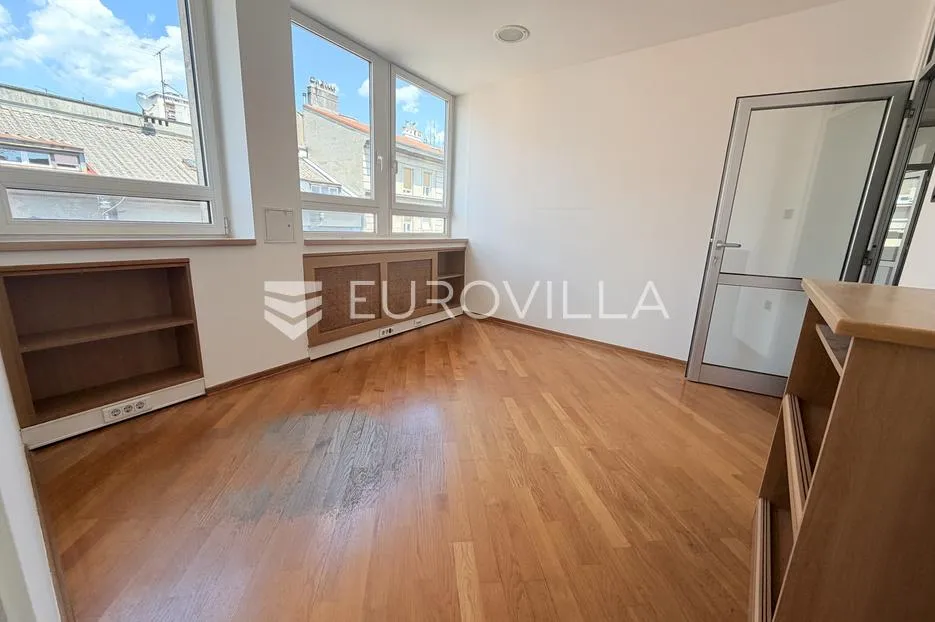 rijeka, brajda, prostran uredski prostor u srcu grada s 6 kancelarija 107 m² - slika 2