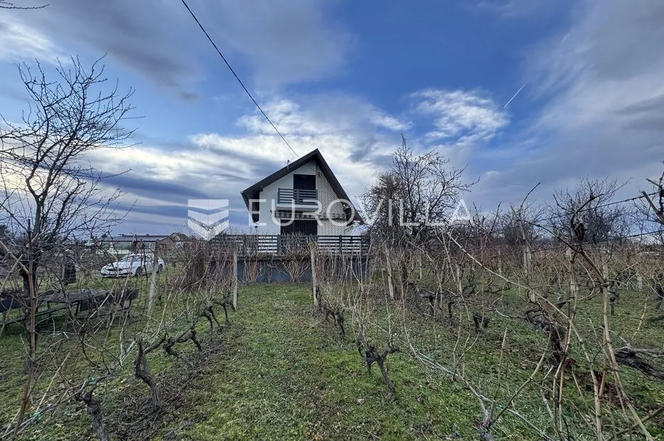 mandićevac, prekrasna vikendica 115 m² sa vinogradom i voćnjakom - slika 2