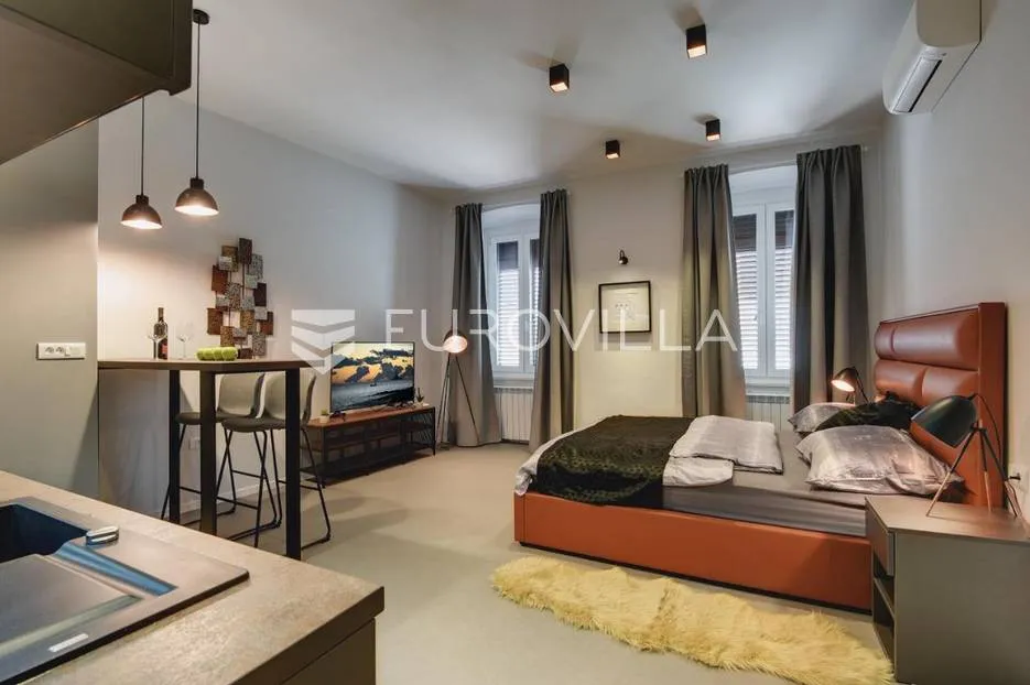 pula, prvi red do mora, višesoban stan, nkp 129 m2 - slika 18