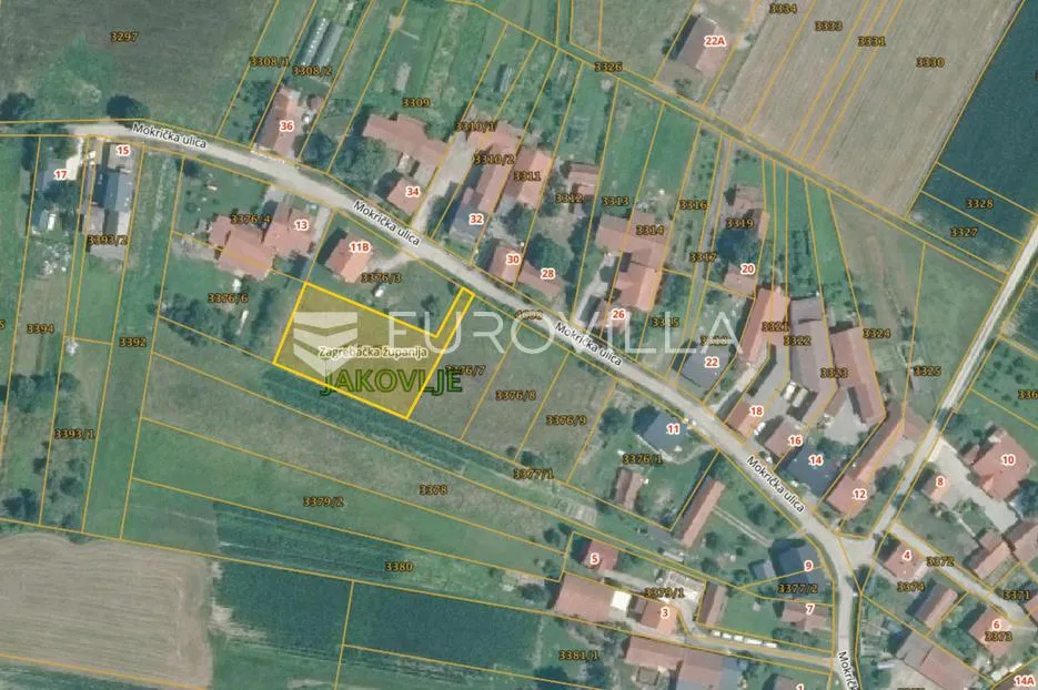 jakovlje, građevinsko zemljište površine 1372 m² - slika 1