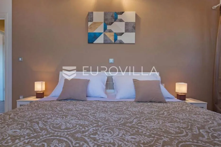 istra, fažana, villa sa bazenom i direktnim pogledom na fažanu i brijune - slika 26