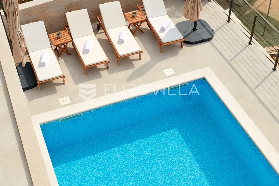 hvar, sveta nedjelja, luksuzna vila na prekrasnoj lokaciji - slika 46