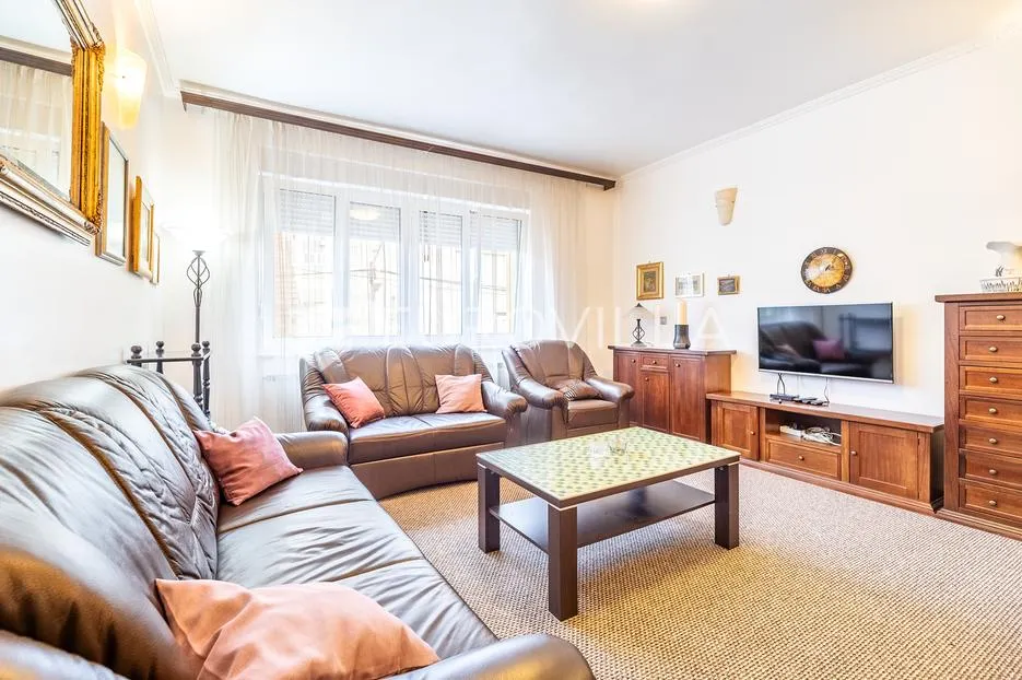 Trešnjevka, Mokrička ulica, dvosoban stan u kvalitetnoj zgradi, 49 m² - Zagreb
