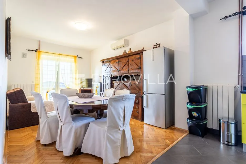 primošten, prekrasna villa sa velikim bazenom - slika 18