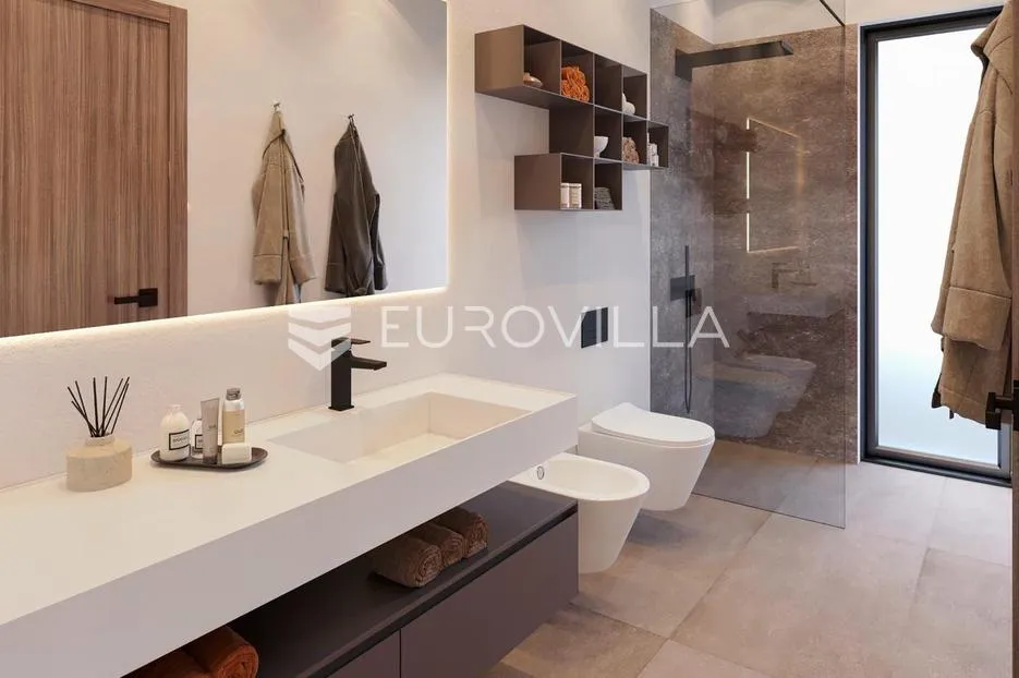 istra, rovinj, luksuzan stan u prizemlju s vrtom, 300 m od mora - slika 6