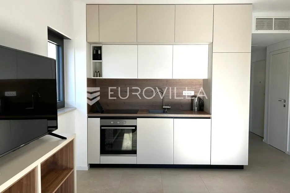 hvar, apartmanska vila sa pet uređenih apartmana - slika 25