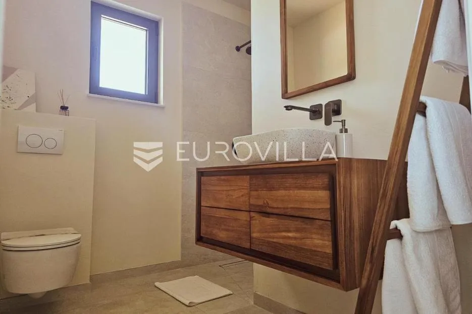 zadar, žman dvije moderne vile s bazenima 262 m² i građ zemljište s dozvolom za treću vilu - slika 12