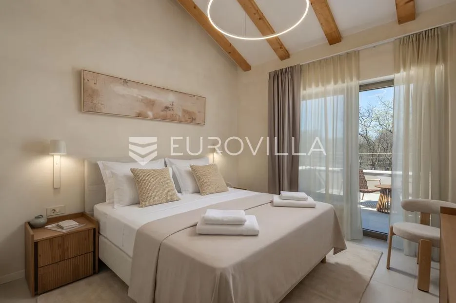 istra, labin, vrhunska moderna villa "e", grijani bazen 48 m², 2642 m² uređene okućnice - slika 27