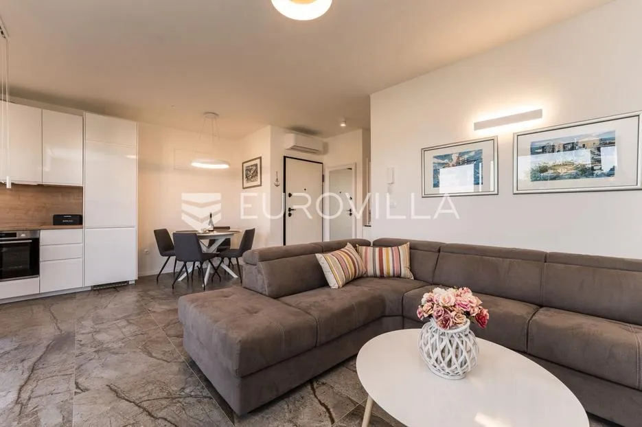 zadar, sveti filip i jakov, luksuzni dvoetažni penthouse s jacuzzijem, 2. red do mora - slika 9