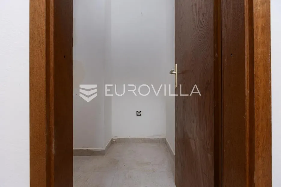 rijeka, hosti, južno orijentiran stan 120 m² potkrovlje 150 m², pogled na more - slika 11