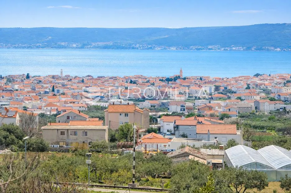 kaštel stari, samostojeća prizemnica površine 74 m², položena na zemljištu površine 1017 m² - slika 10