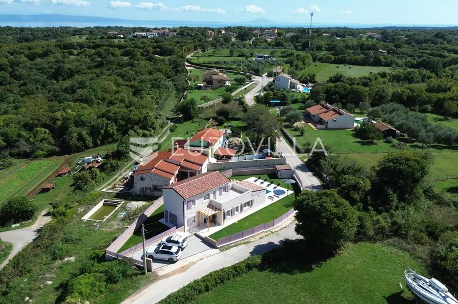 marčana, mutvoran, šarmantna moderna vila s bazenom i vrtom - slika 50