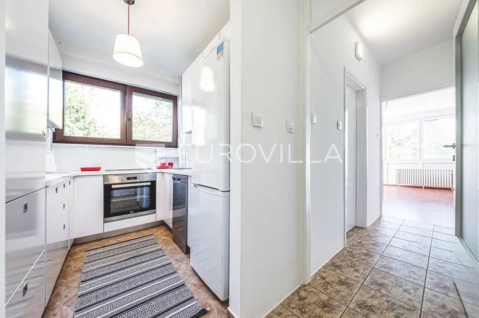 zagreb, gornji grad – tuškanac, dvosoban stan 70 m2 s terasom i vrtom - slika 5