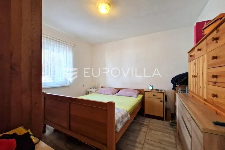 vir, nekretnina na izvrsnoj lokaciji, 40 m od mora, s dva odvojena apartmana - slika 50