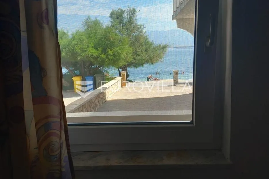 zadar, vir dvojna kuća sa šest apartmana prvi red do mora, površine 228 m² - slika 23