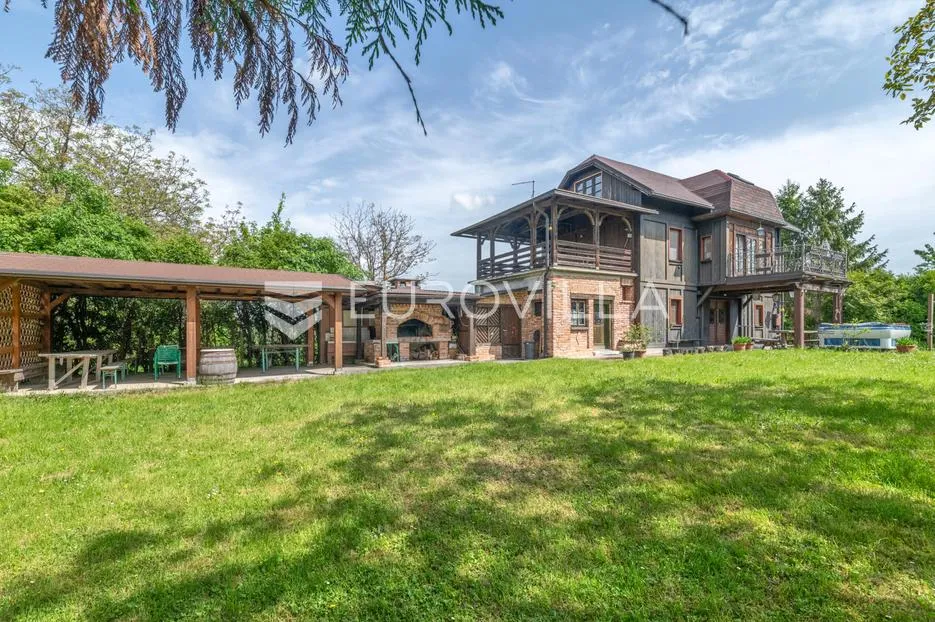 karlovac, draganić, prostrano zemljište sa starom kućom površine 27162 m² - slika 7
