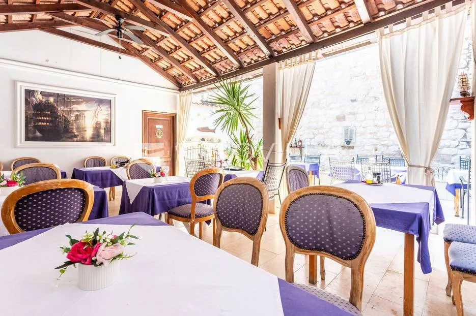 otok brač, kamena kuća s restoranom na vrhunskoj lokaciji - slika 14