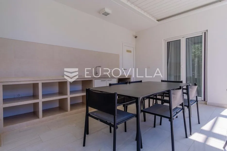 istra, funtana, moderna vila 179 m² s bazenom i privatnim parkingom - slika 7
